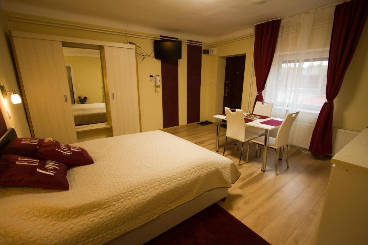 Angyal Apartman Cserkeszolo Exterior photo